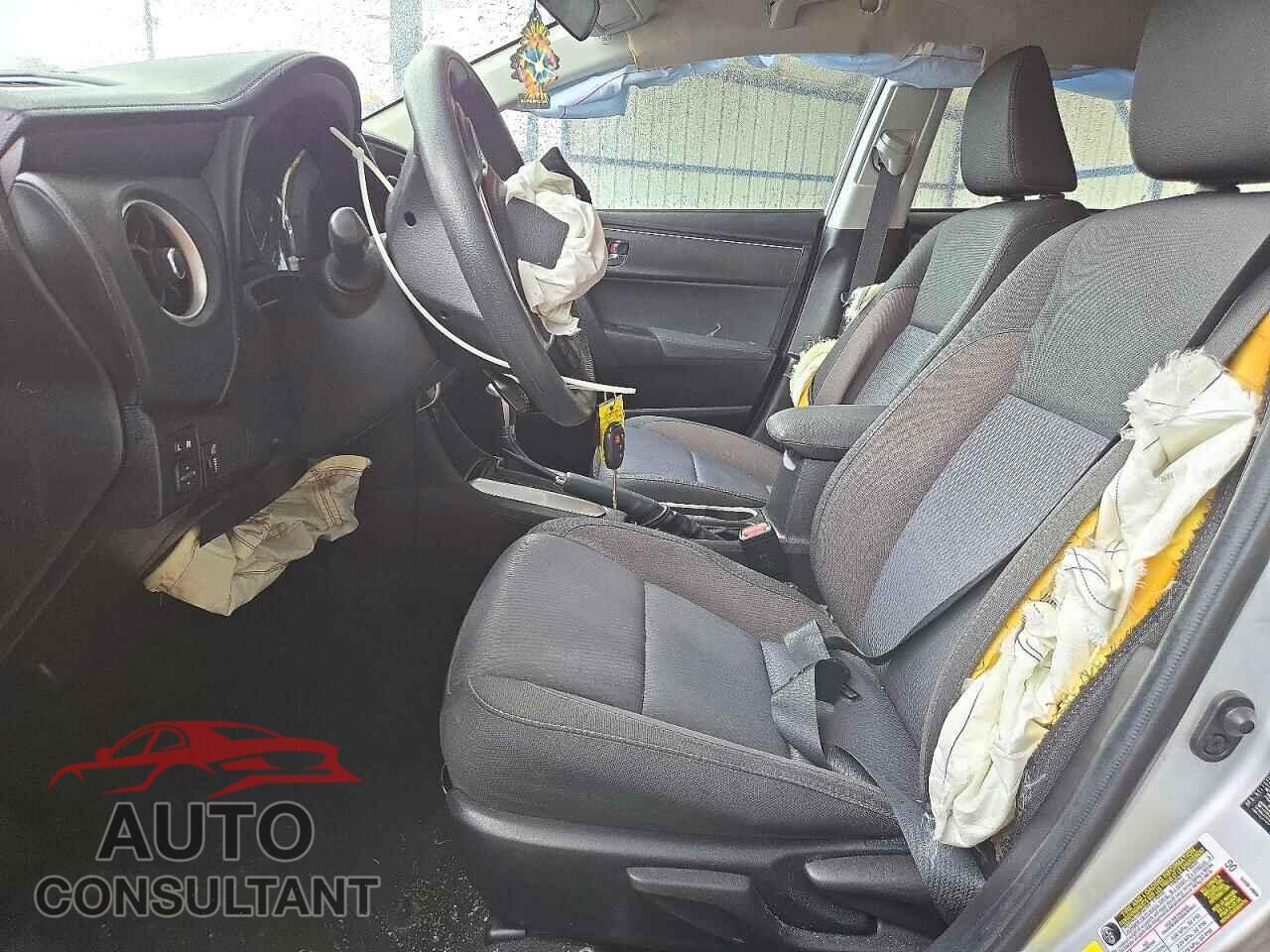 TOYOTA COROLLA 2017 - 5YFBURHE1HP628104