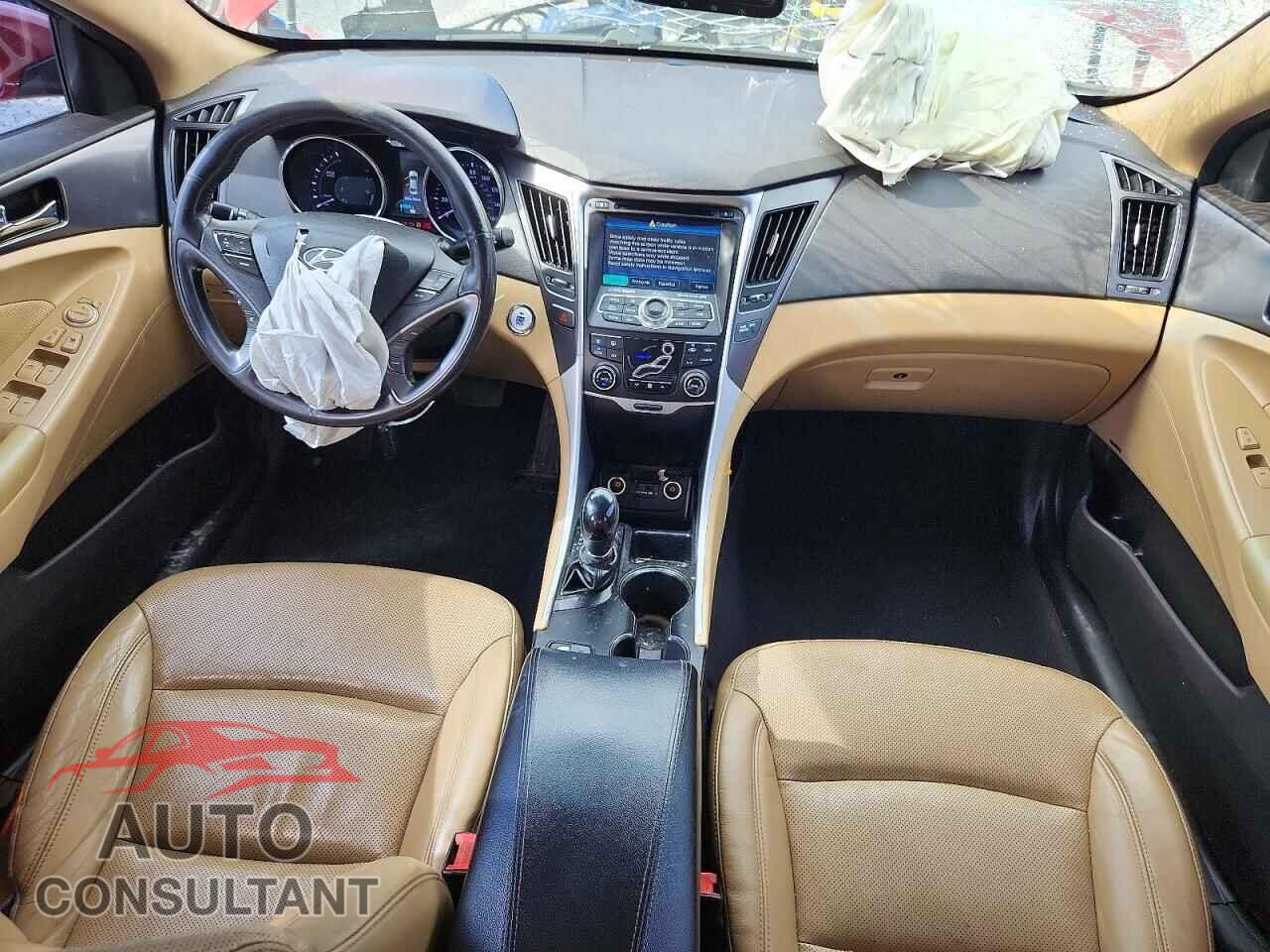 HYUNDAI SONATA 2013 - KMHEC4A47DA090362