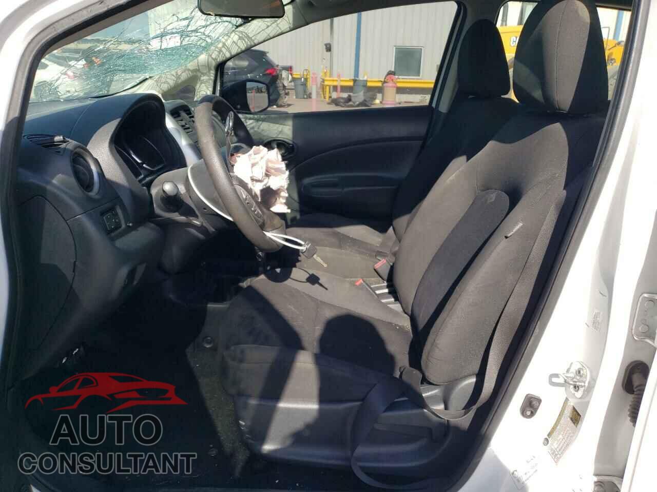 NISSAN VERSA 2017 - 3N1CE2CP0HL357912