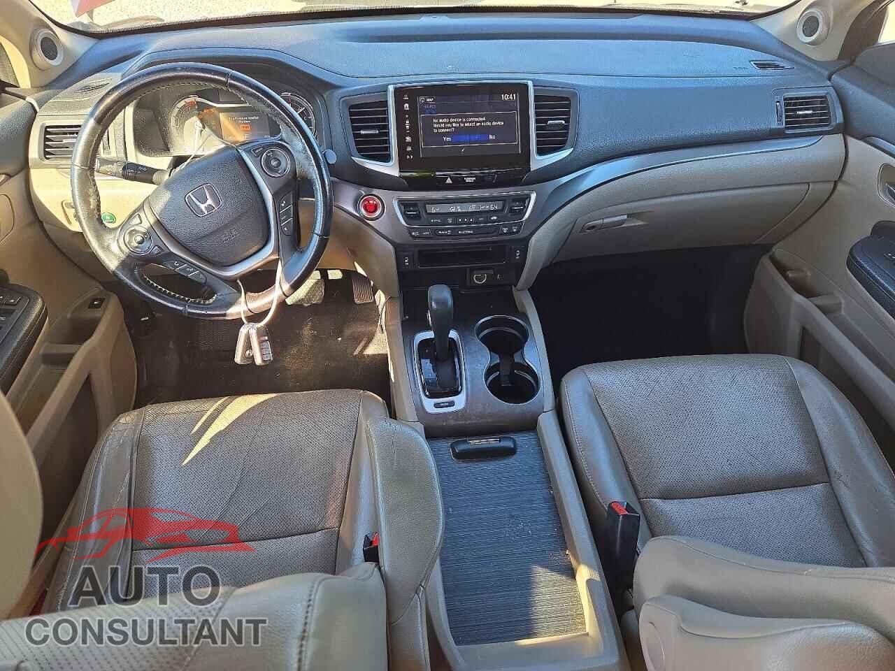 HONDA RIDGELINE 2017 - 5FPYK2F62HB001143