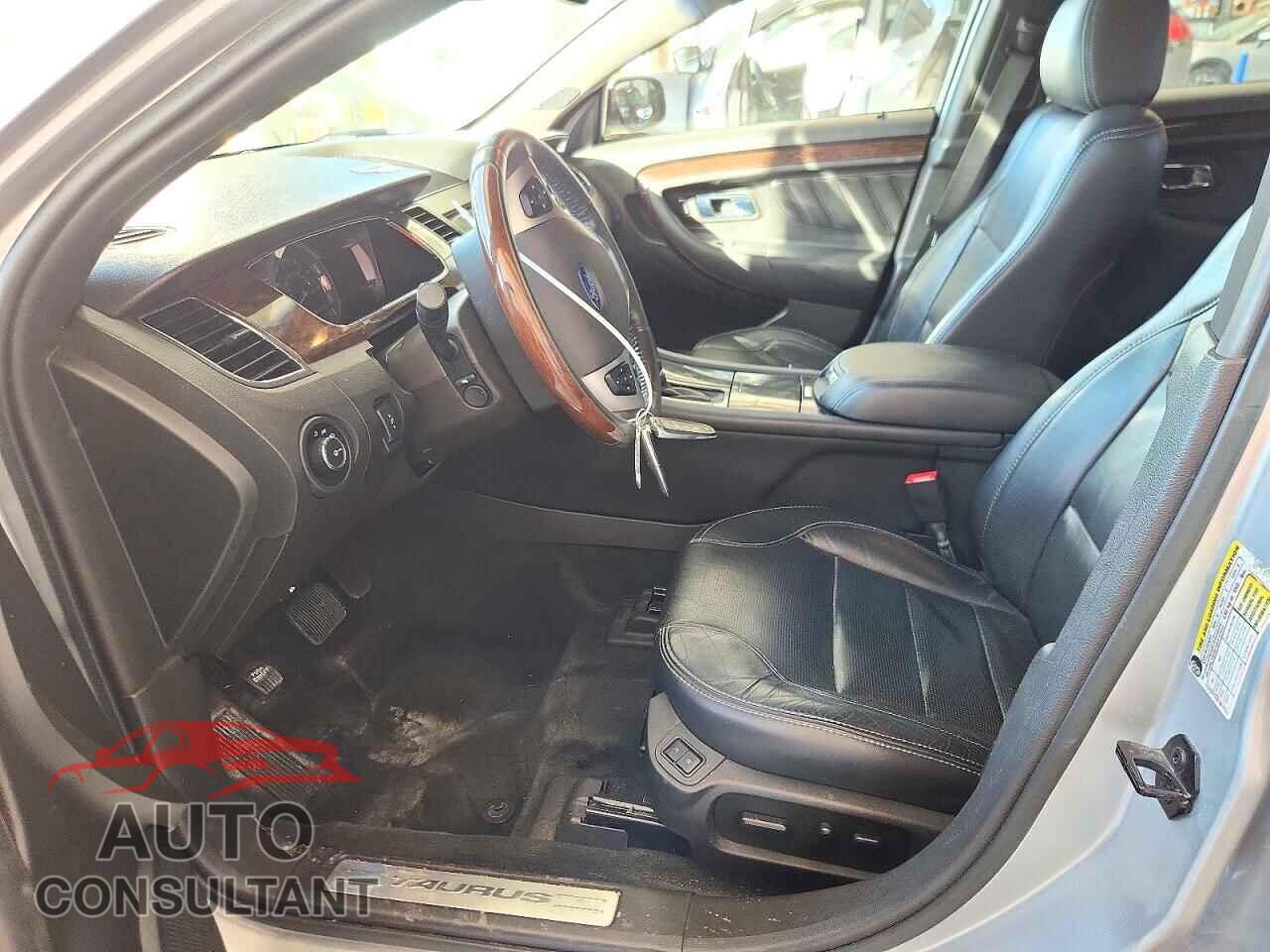 FORD TAURUS 2017 - 1FAHP2F81HG102407