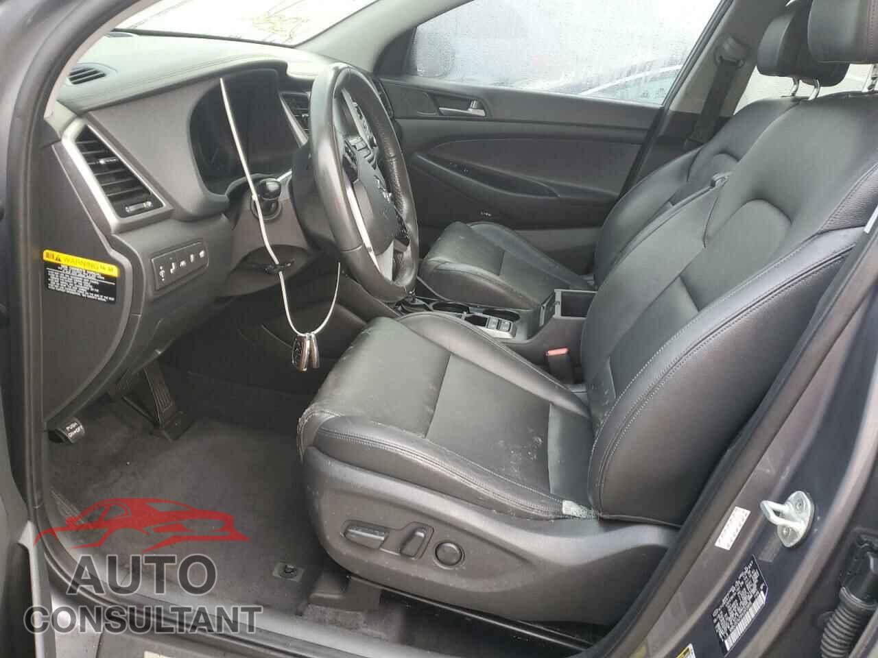 HYUNDAI TUCSON 2017 - KM8J3CA29HU303906