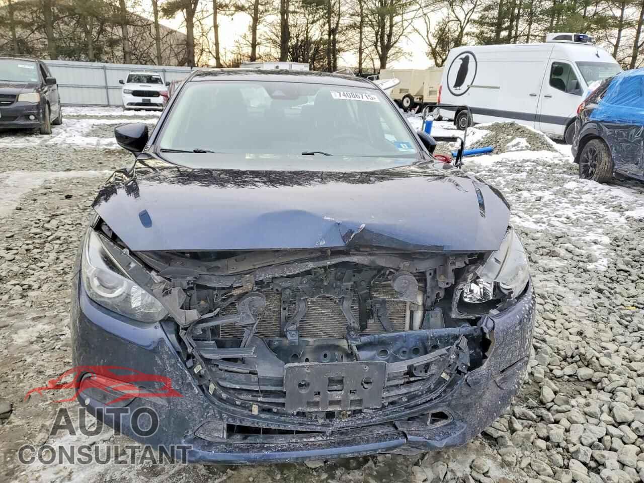 MAZDA 3 2018 - 3MZBN1V38JM250844