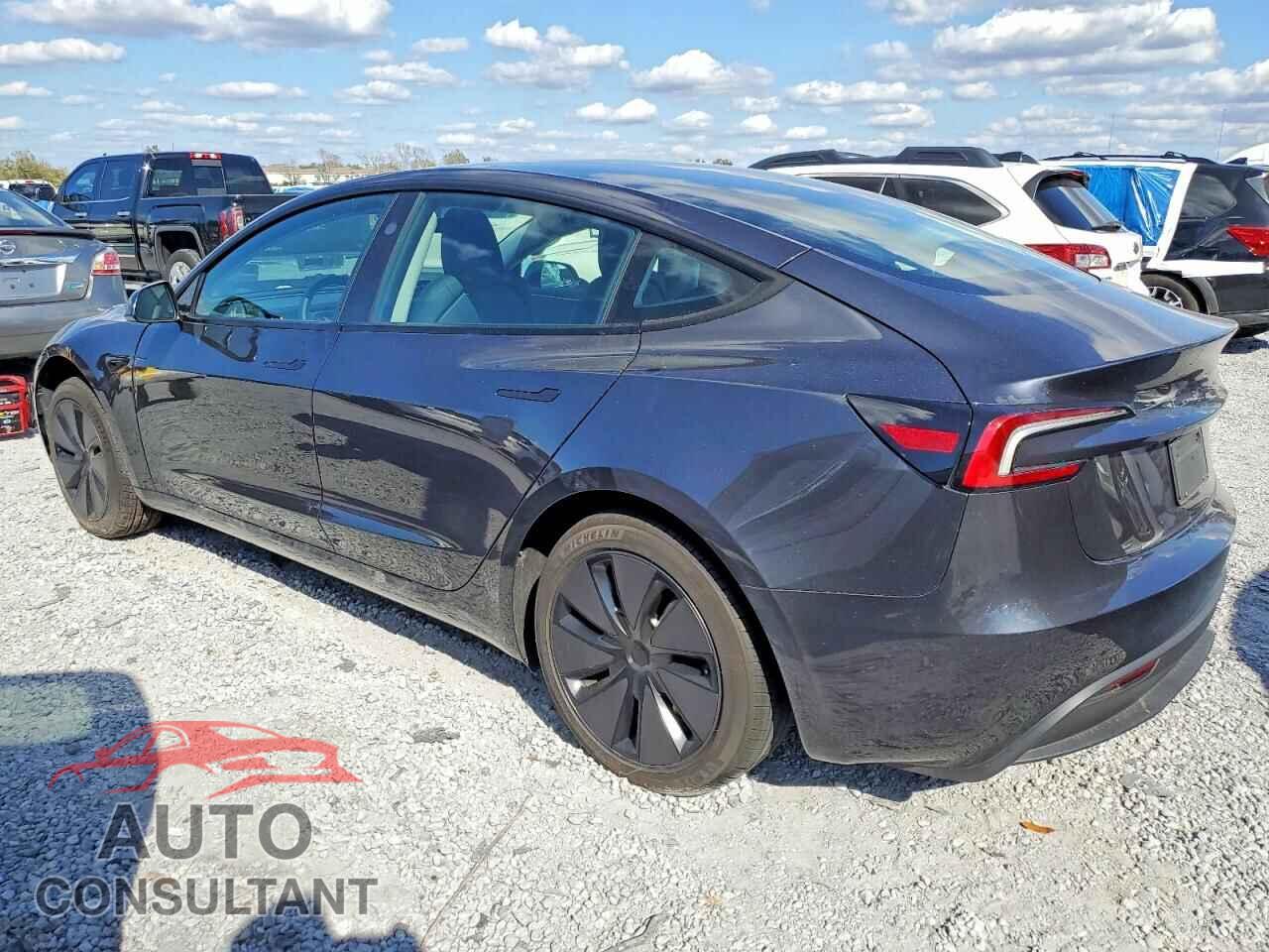 TESLA MODEL 3 2025 - 5YJ3E1EA5SF042965