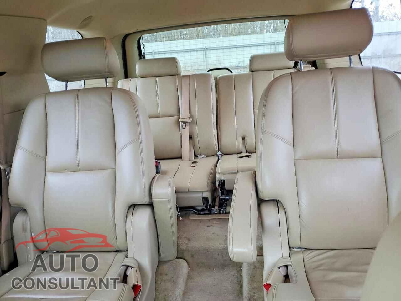 CHEVROLET TAHOE 2010 - 1GNUCBE01AR113473