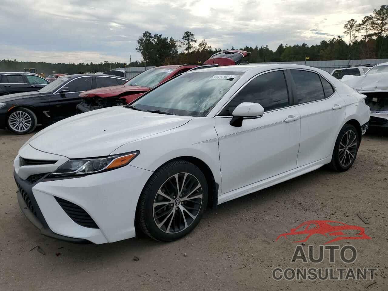 TOYOTA CAMRY 2018 - 4T1B11HK5JU592860