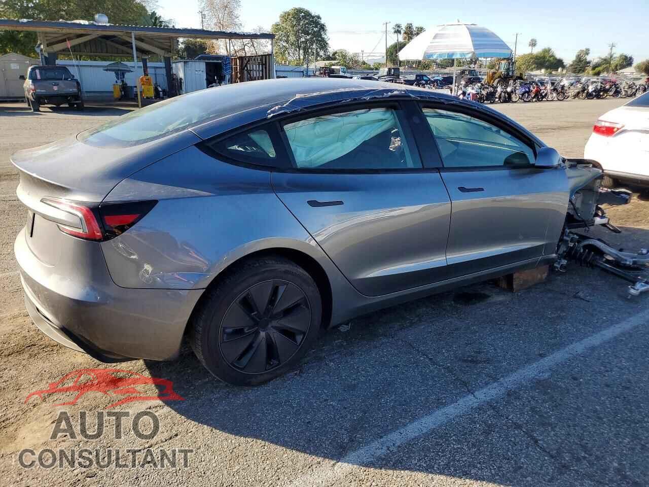 TESLA MODEL 3 2024 - 5YJ3E1EA8RF858787