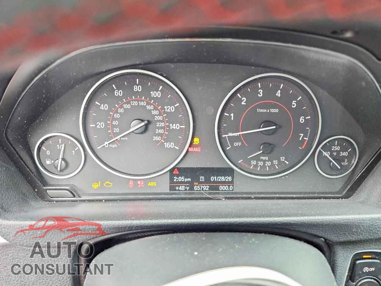 BMW 3 SERIES 2016 - WBA8E3G54GNU04100