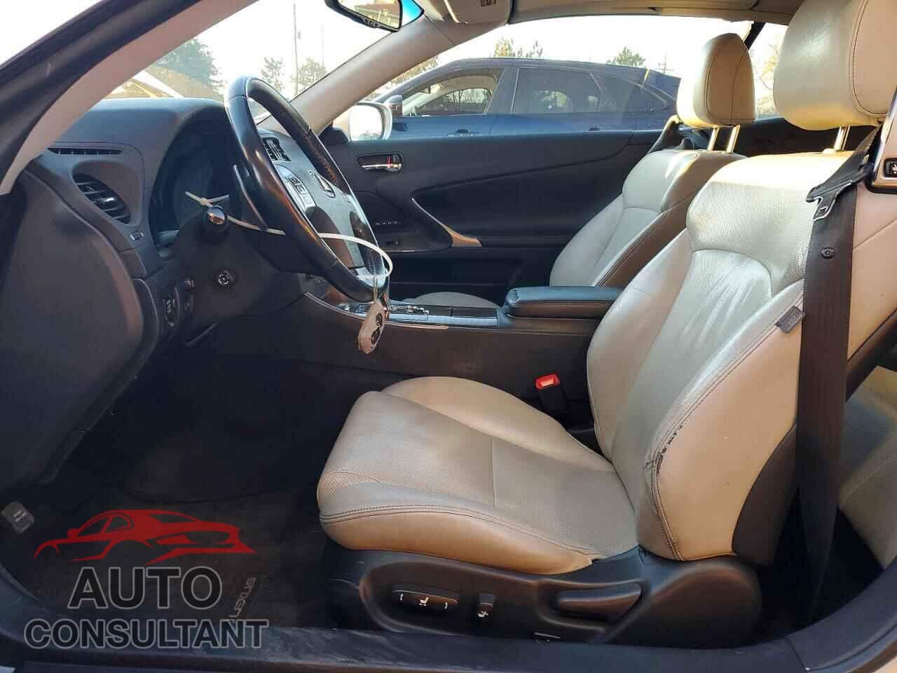 LEXUS IS 2013 - JTHFF2C25D2528854