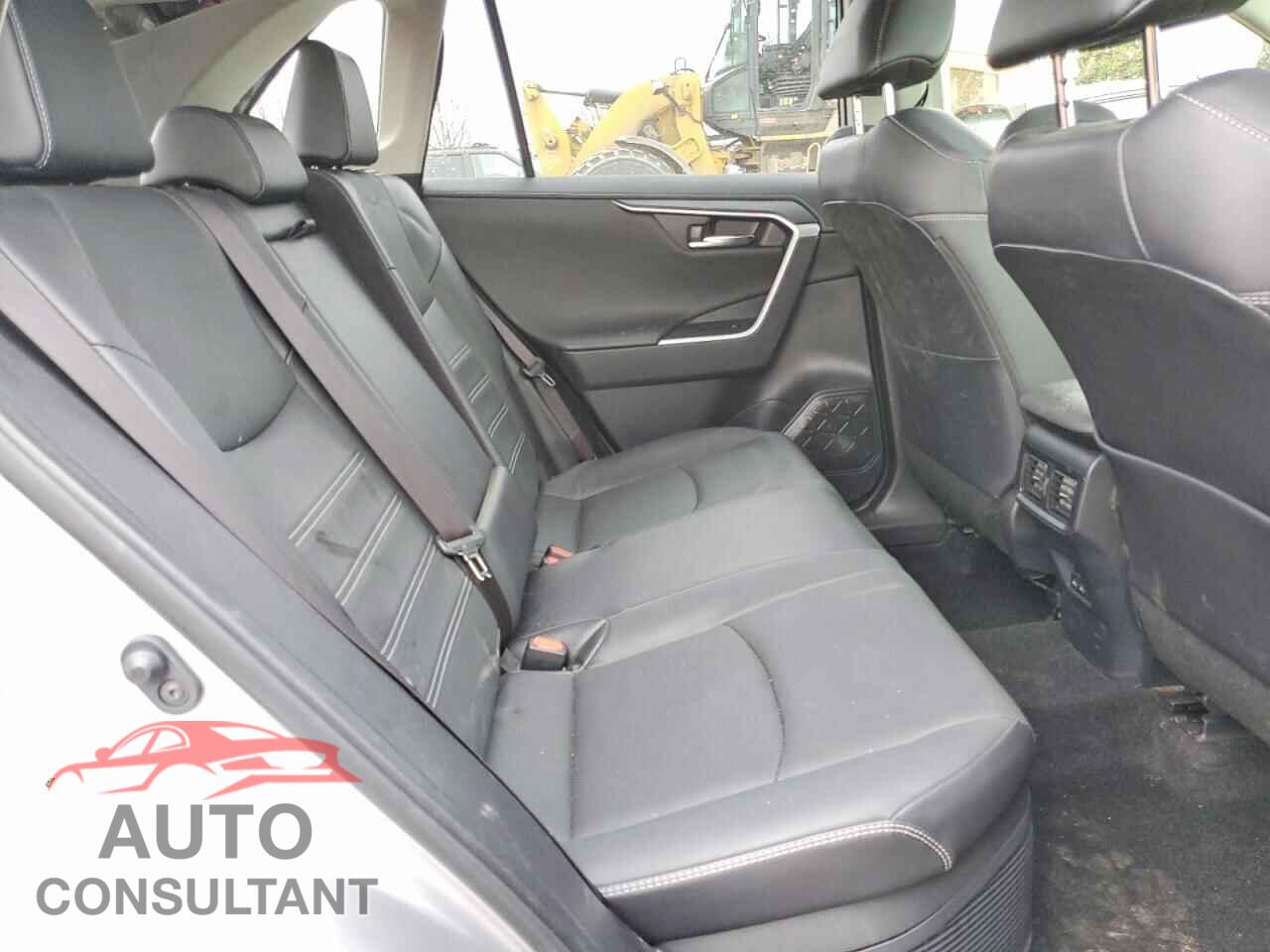 TOYOTA RAV4 2023 - JTMD6RFV4PD100824