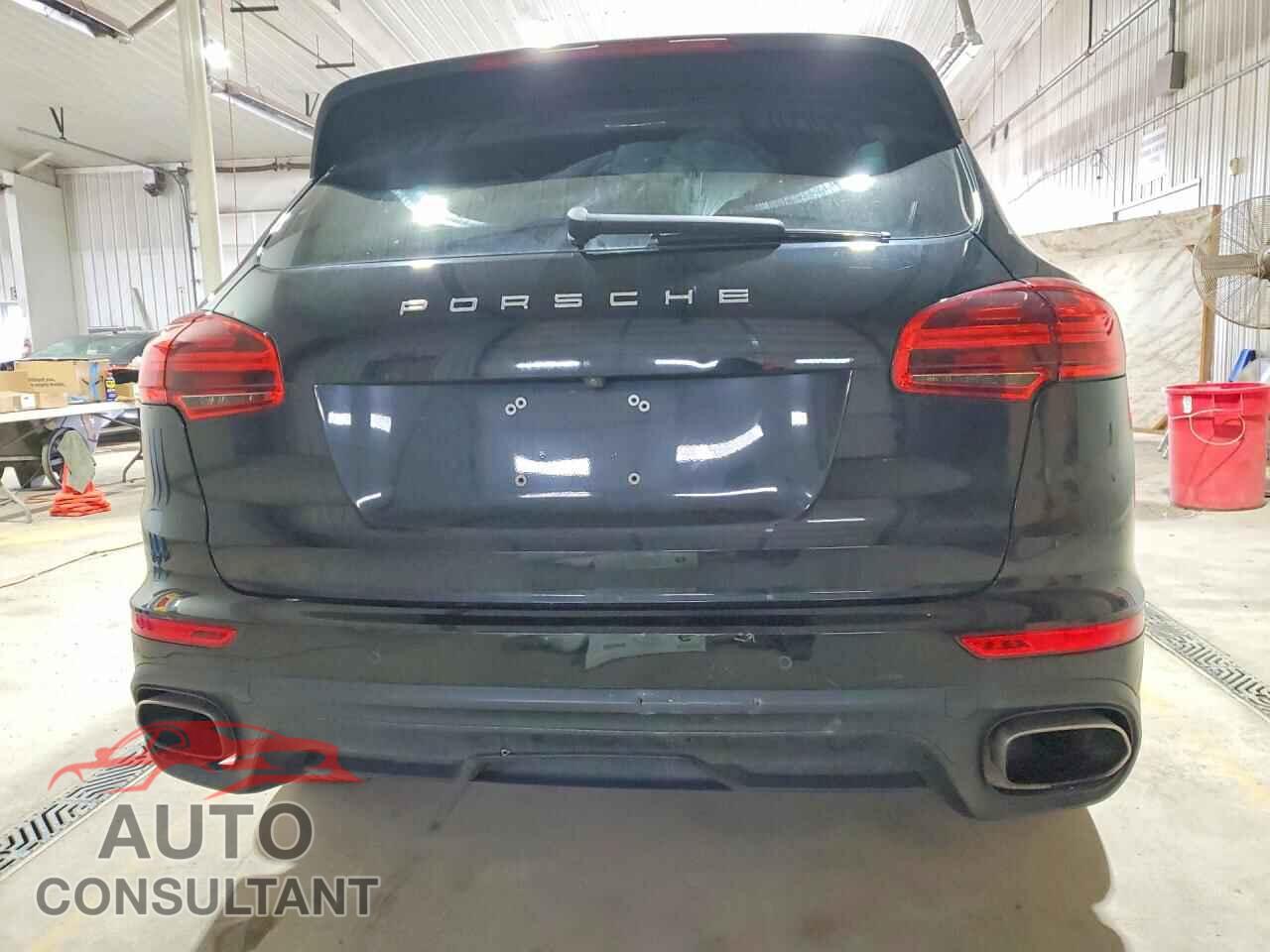 PORSCHE CAYENNE 2016 - WP1AA2A27GLA03644