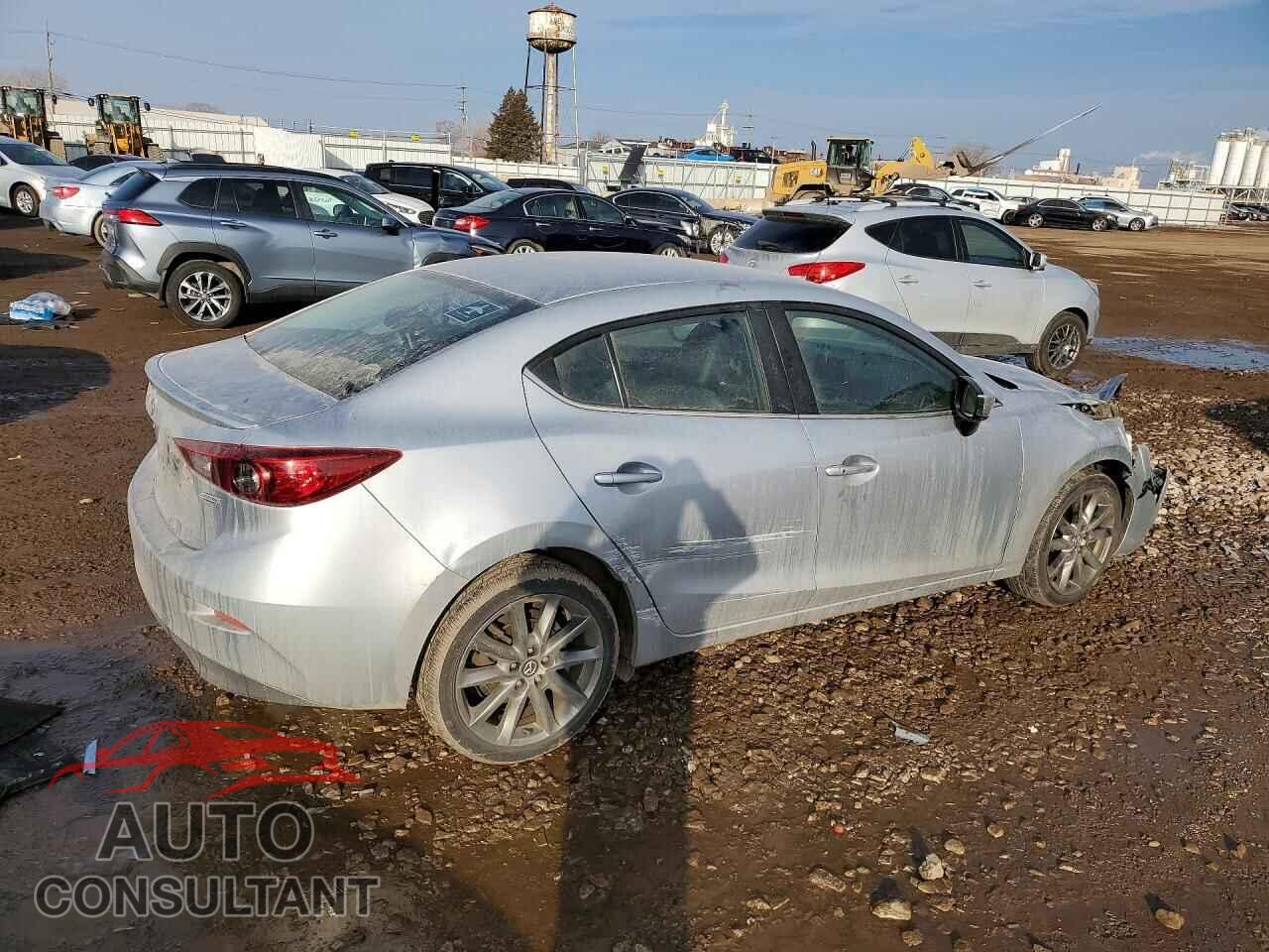 MAZDA 3 2018 - 3MZBN1V33JM168679