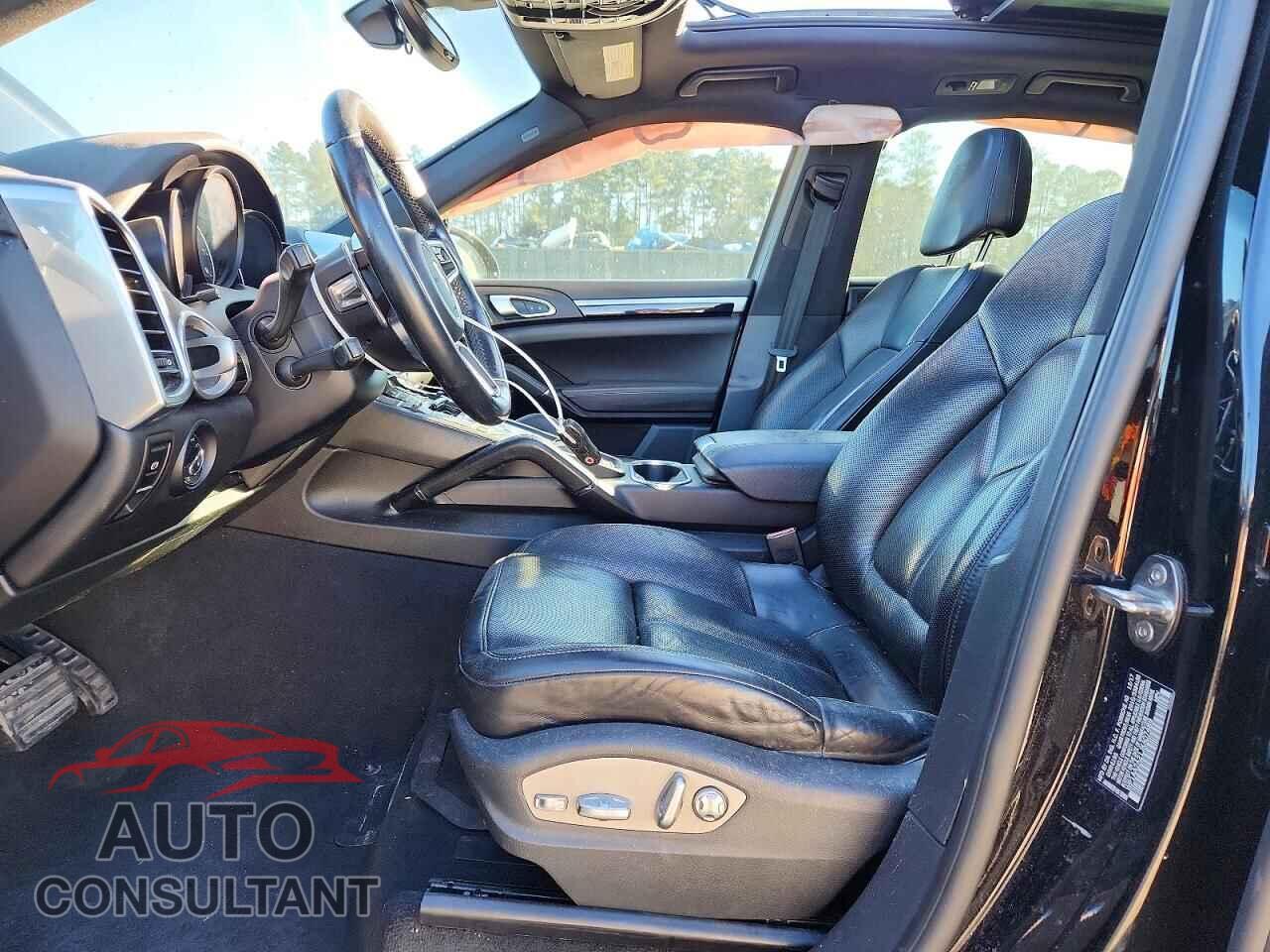 PORSCHE CAYENNE 2018 - WP1AA2A21JKA07489