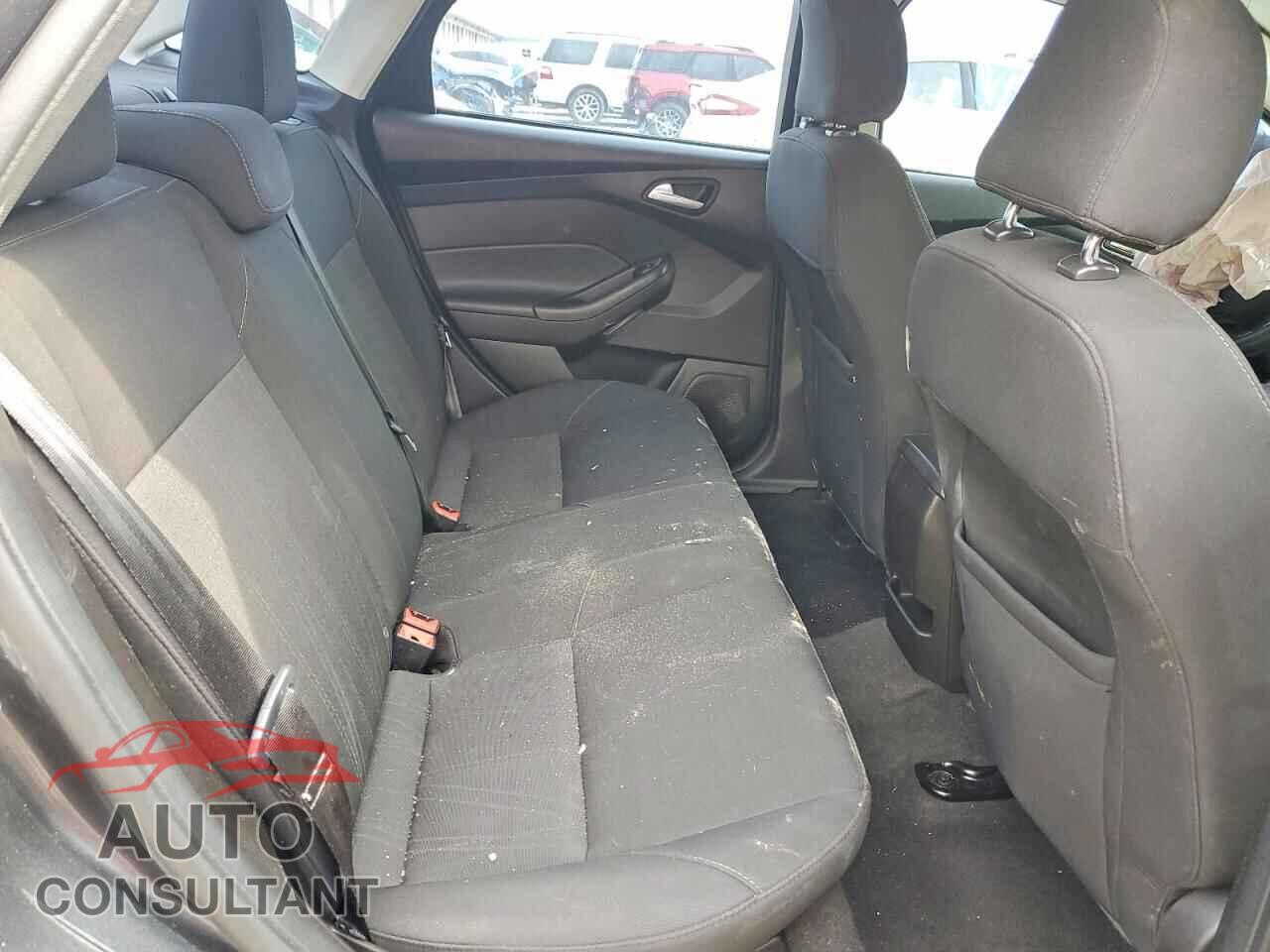 FORD FOCUS 2016 - 1FADP3F2XGL359166