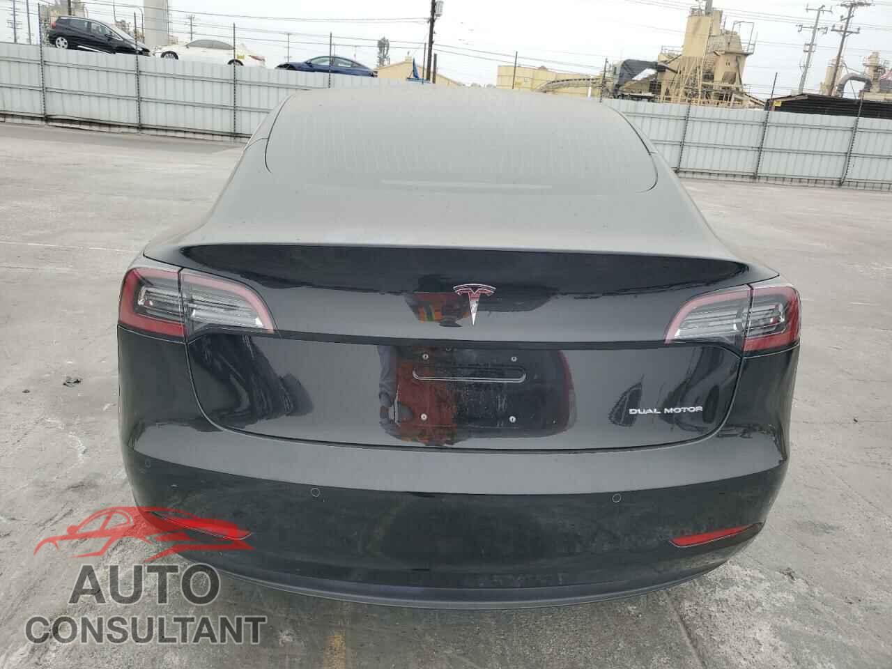 TESLA MODEL 3 2018 - 5YJ3E1EB0JF084516