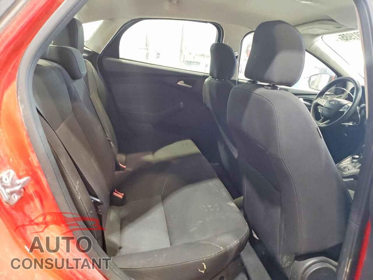 FORD FOCUS 2017 - 1FADP3F25HL215929
