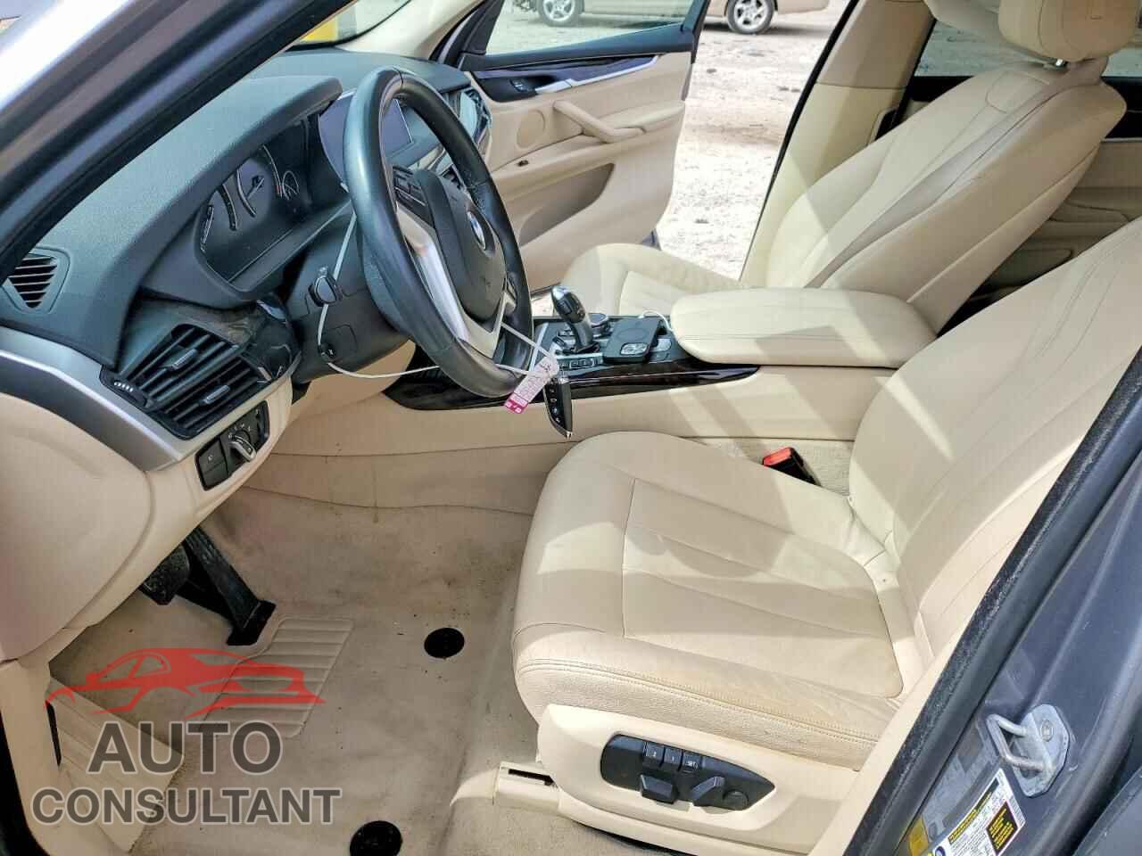 BMW X5 2015 - 5UXKR2C58F0H38575