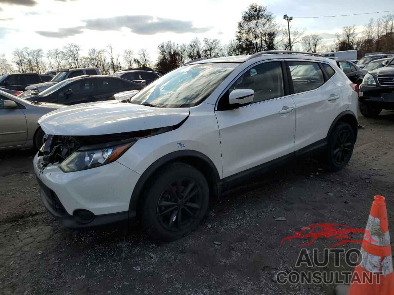 NISSAN ROGUE 2018 - JN1BJ1CR5JW269263