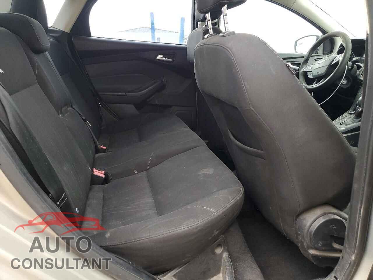 FORD FOCUS 2015 - 1FADP3F28FL368494