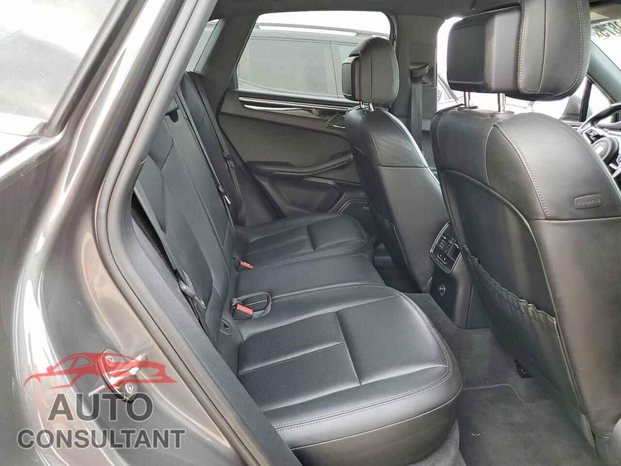 PORSCHE MACAN 2016 - WP1AB2A52GLB53670