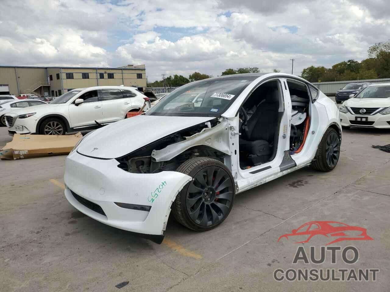TESLA MODEL Y 2022 - 7SAYGDEF6NF556473