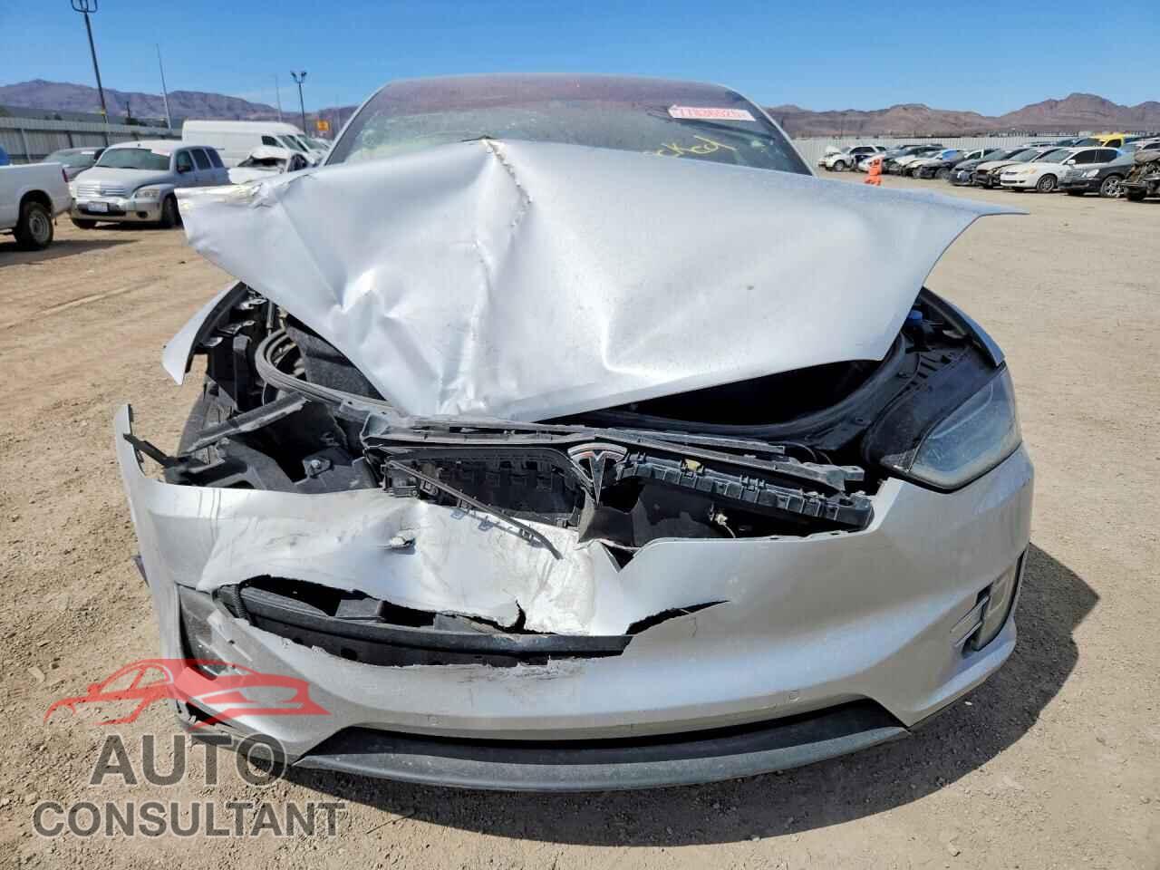 TESLA MODEL X 2016 - 5YJXCAE27GF002877