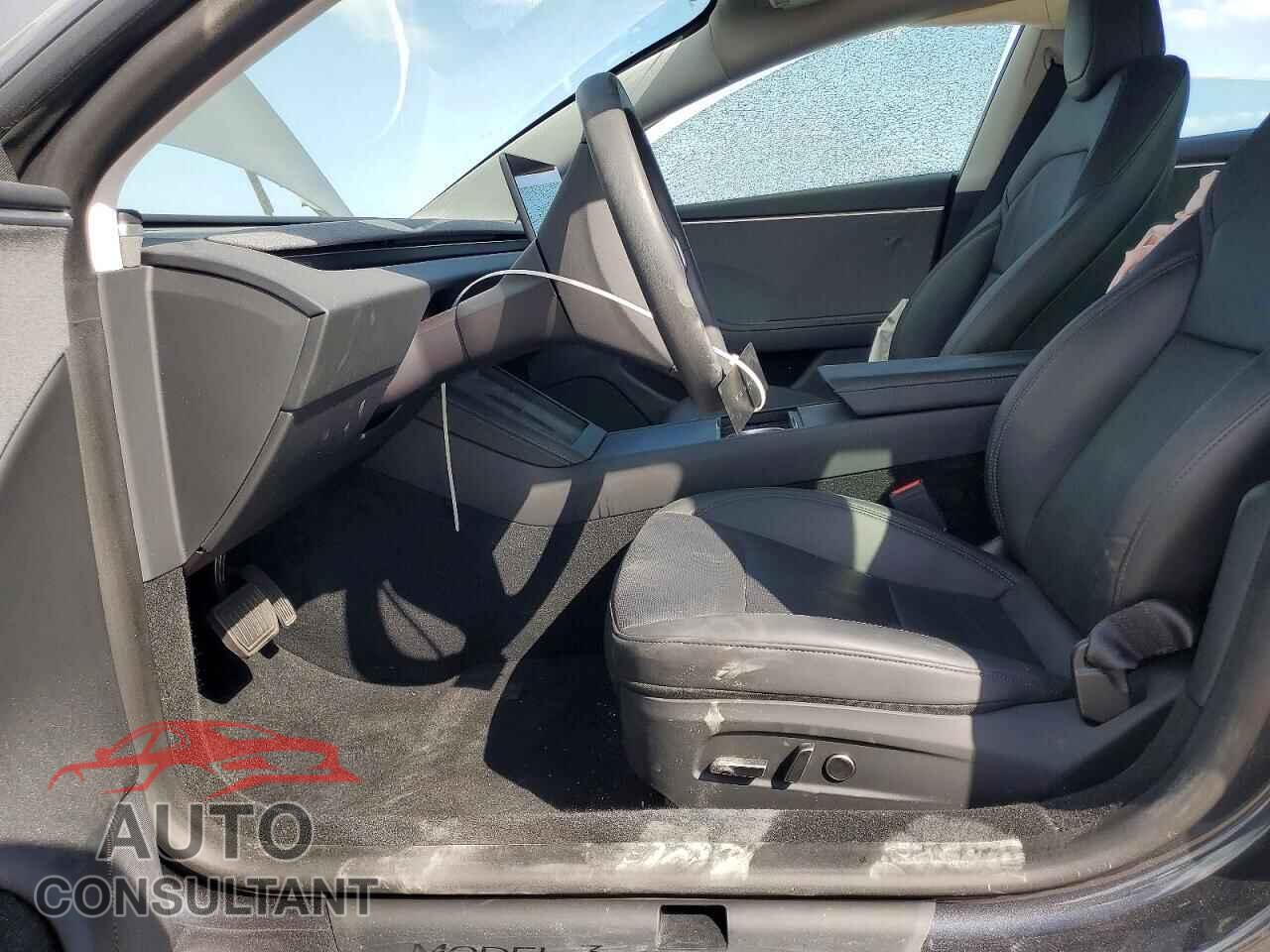 TESLA MODEL 3 2024 - 5YJ3E1EA2RF724440