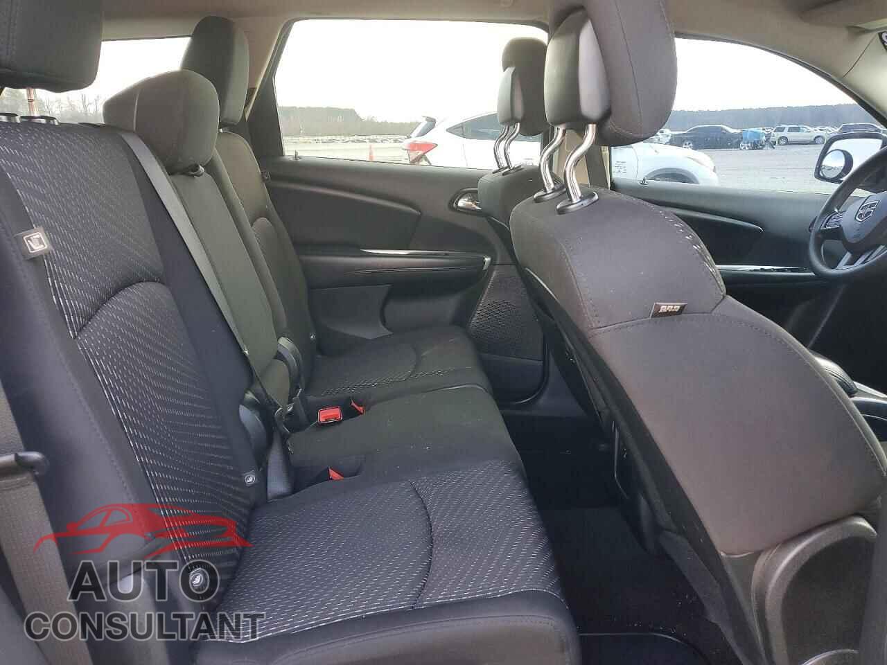 DODGE JOURNEY 2015 - 3C4PDCBG2FT686519