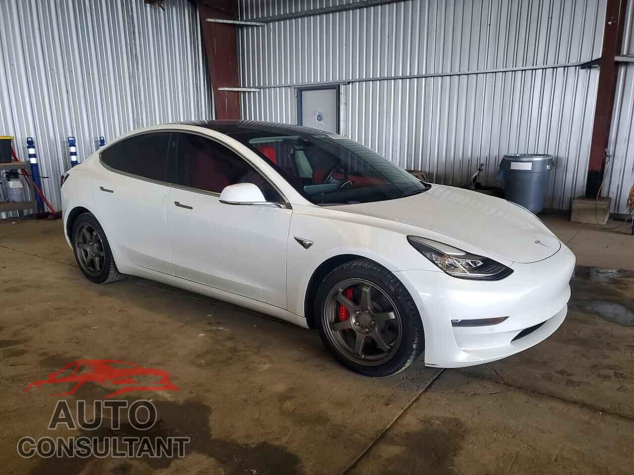 TESLA MODEL 3 2018 - 5YJ3E1EB9JF084305
