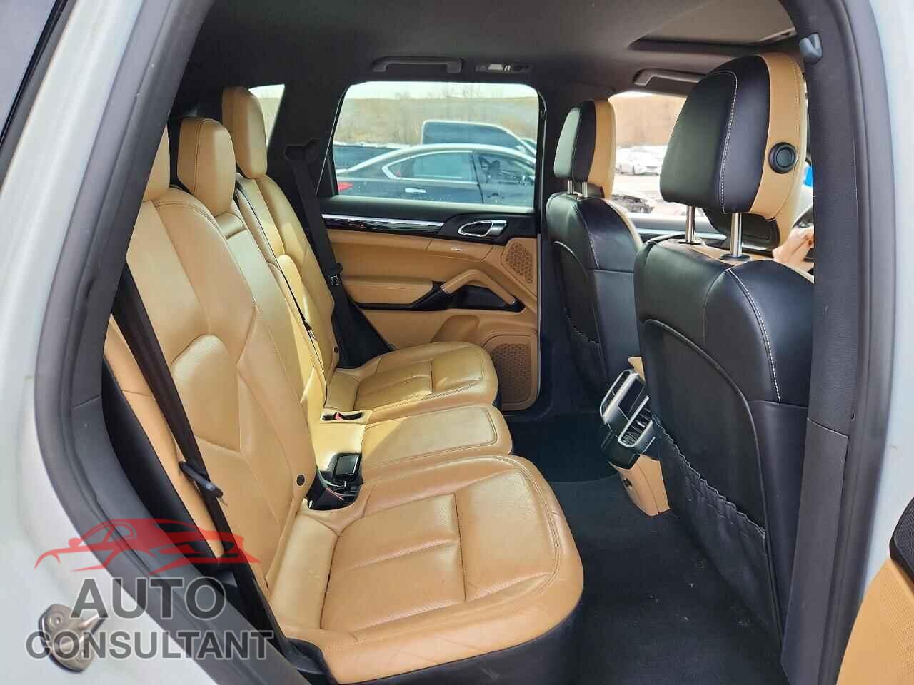 PORSCHE CAYENNE 2016 - WP1AA2A27GLA00596