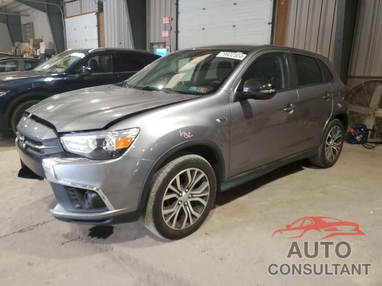 MITSUBISHI OUTLANDER 2018 - JA4AR3AU8JU023155