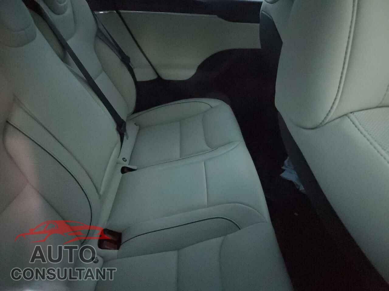 TESLA MODEL S 2022 - 5YJSA1E61NF479532