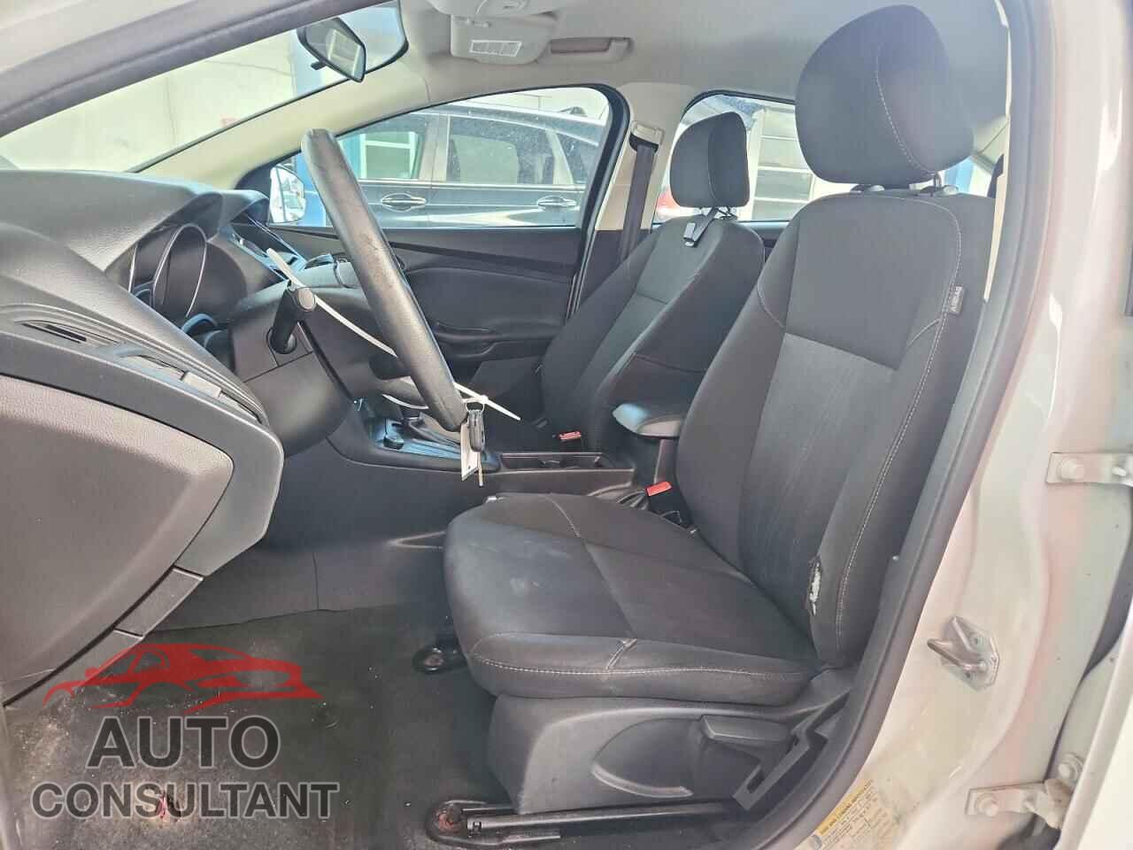 FORD FOCUS 2015 - 1FADP3F25FL376309