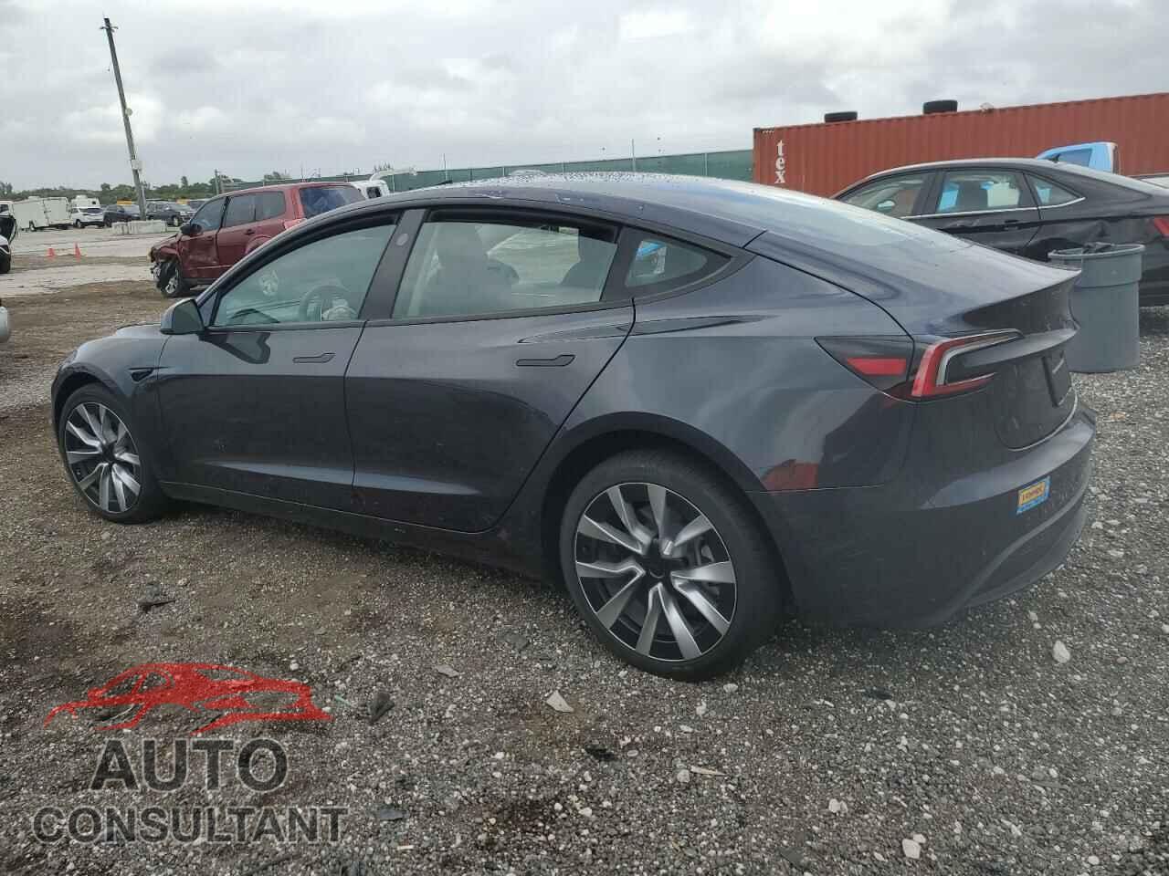 TESLA MODEL 3 2024 - 5YJ3E1EA0RF768601