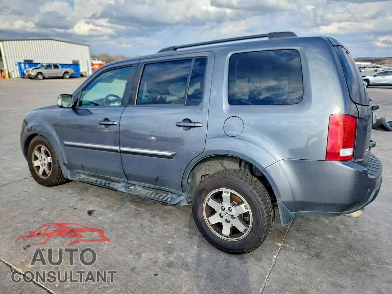 HONDA PILOT 2011 - 5FNYF4H94BB100831
