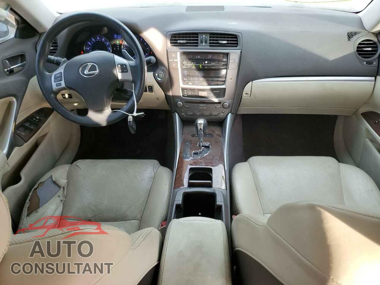 LEXUS IS 2011 - JTHBF5C23B5145037