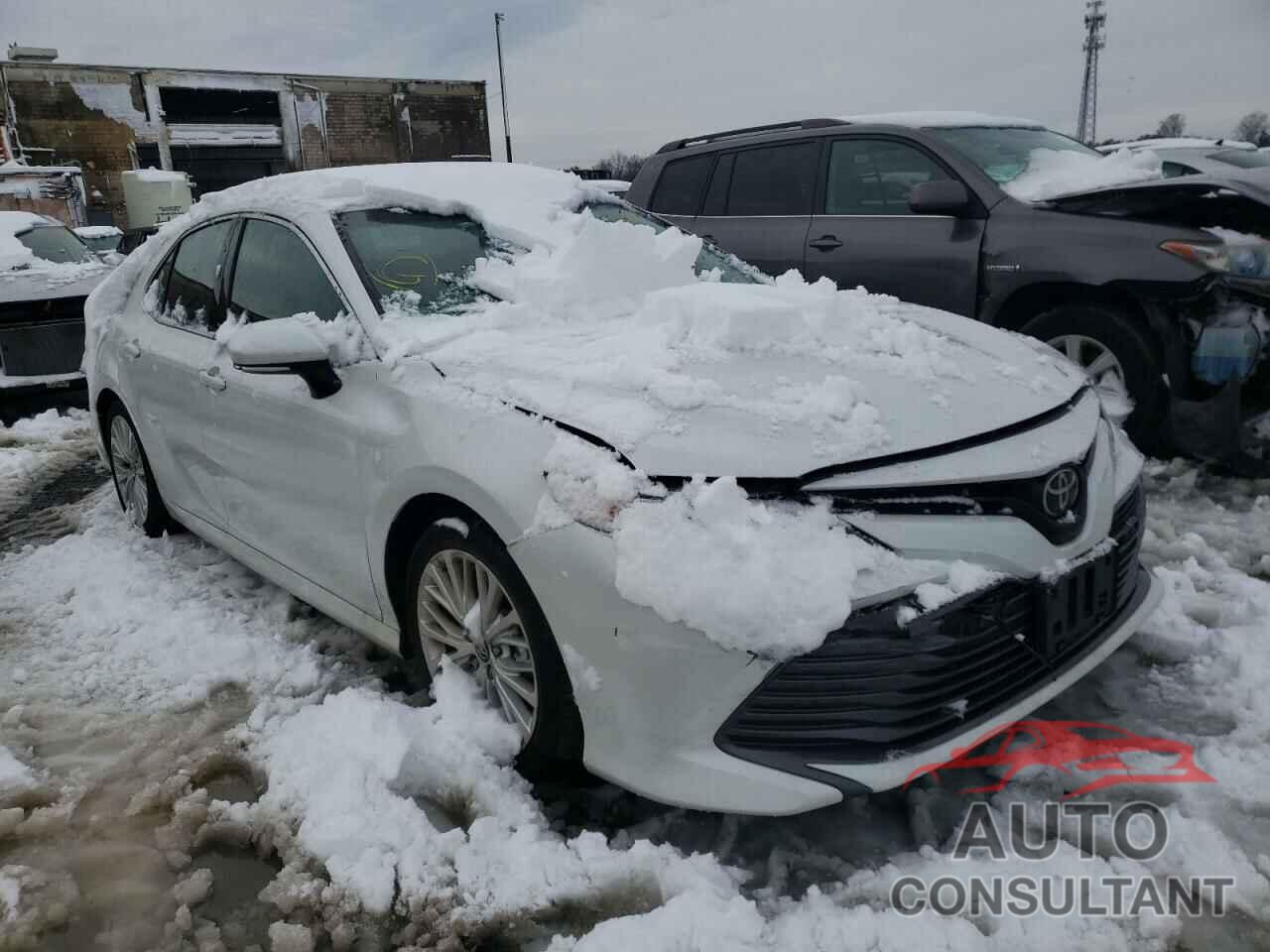 TOYOTA CAMRY 2018 - 4T1B11HK4JU021778