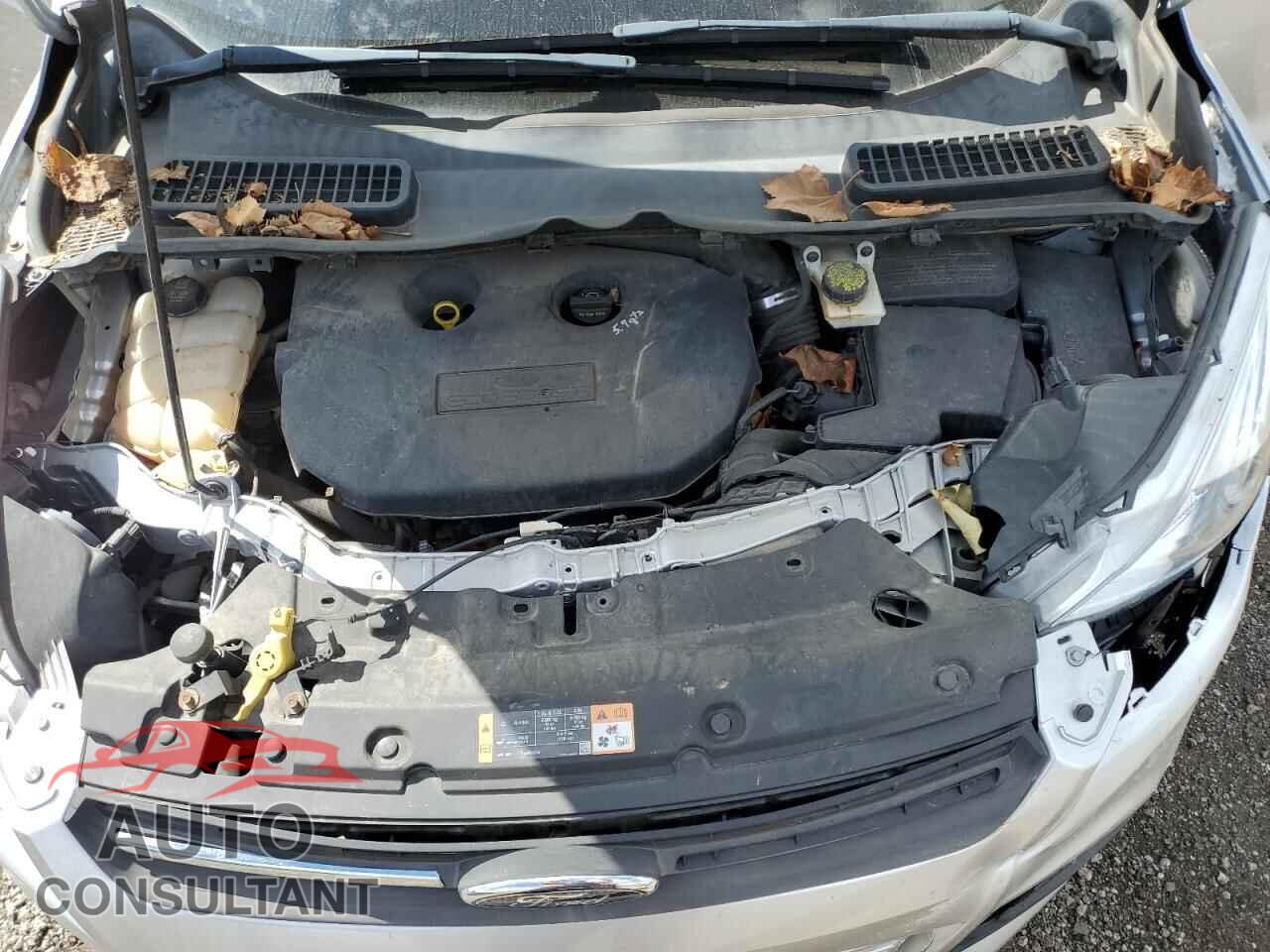 FORD ESCAPE 2015 - 1FMCU9G9XFUB50575