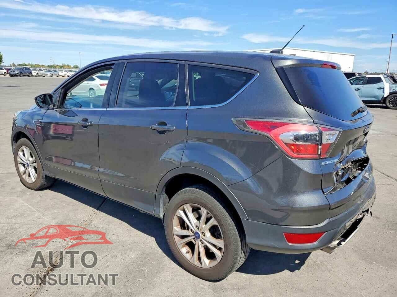 FORD ESCAPE 2017 - 1FMCU9G95HUB08382