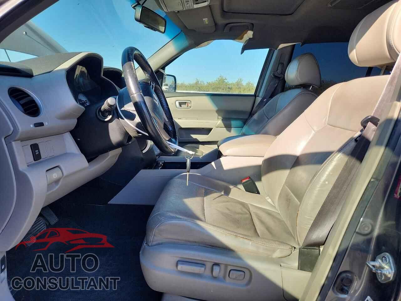 HONDA PILOT 2011 - 5FNYF4H64BB007264