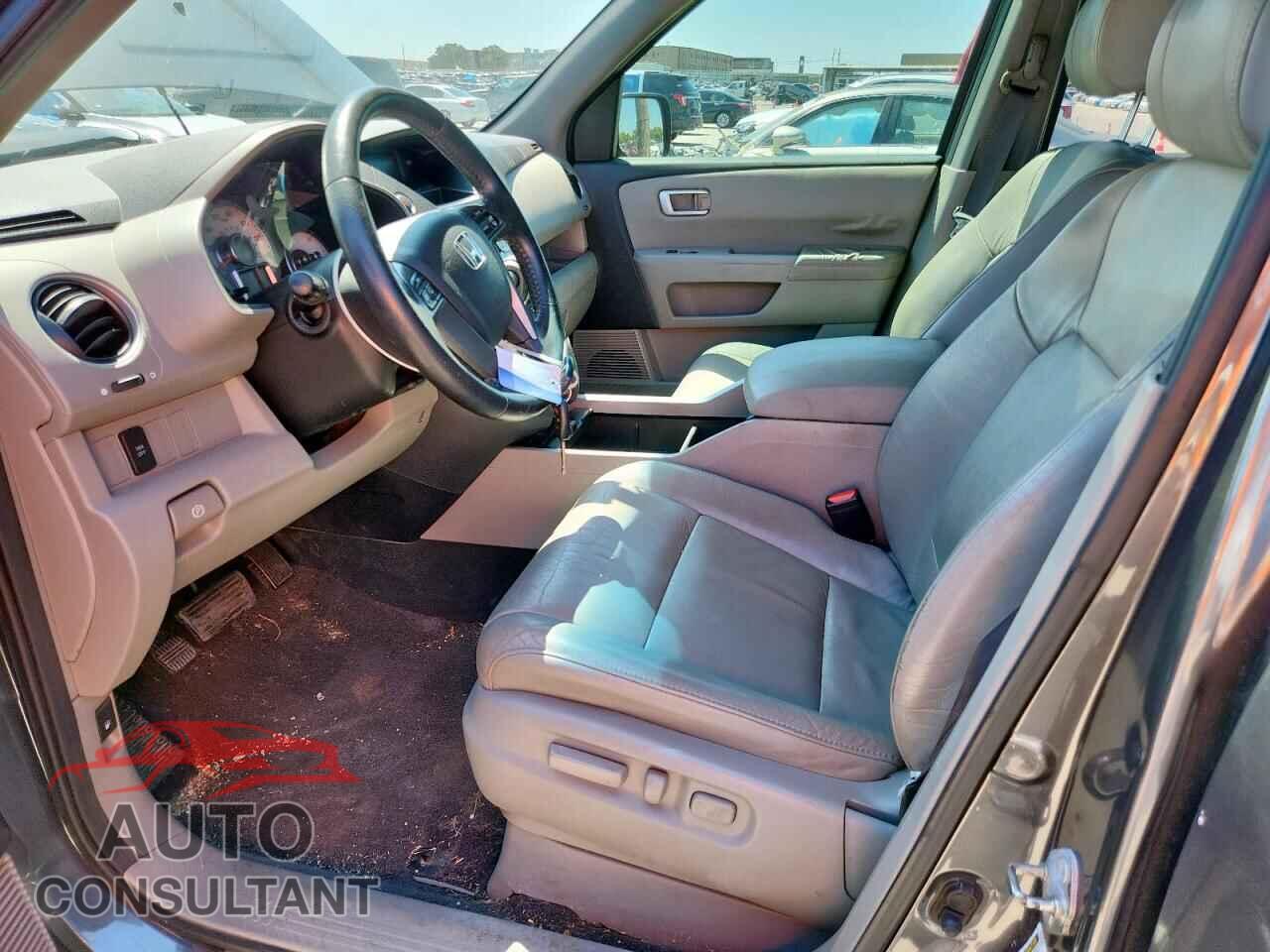 HONDA PILOT 2011 - 5FNYF3H50BB011362