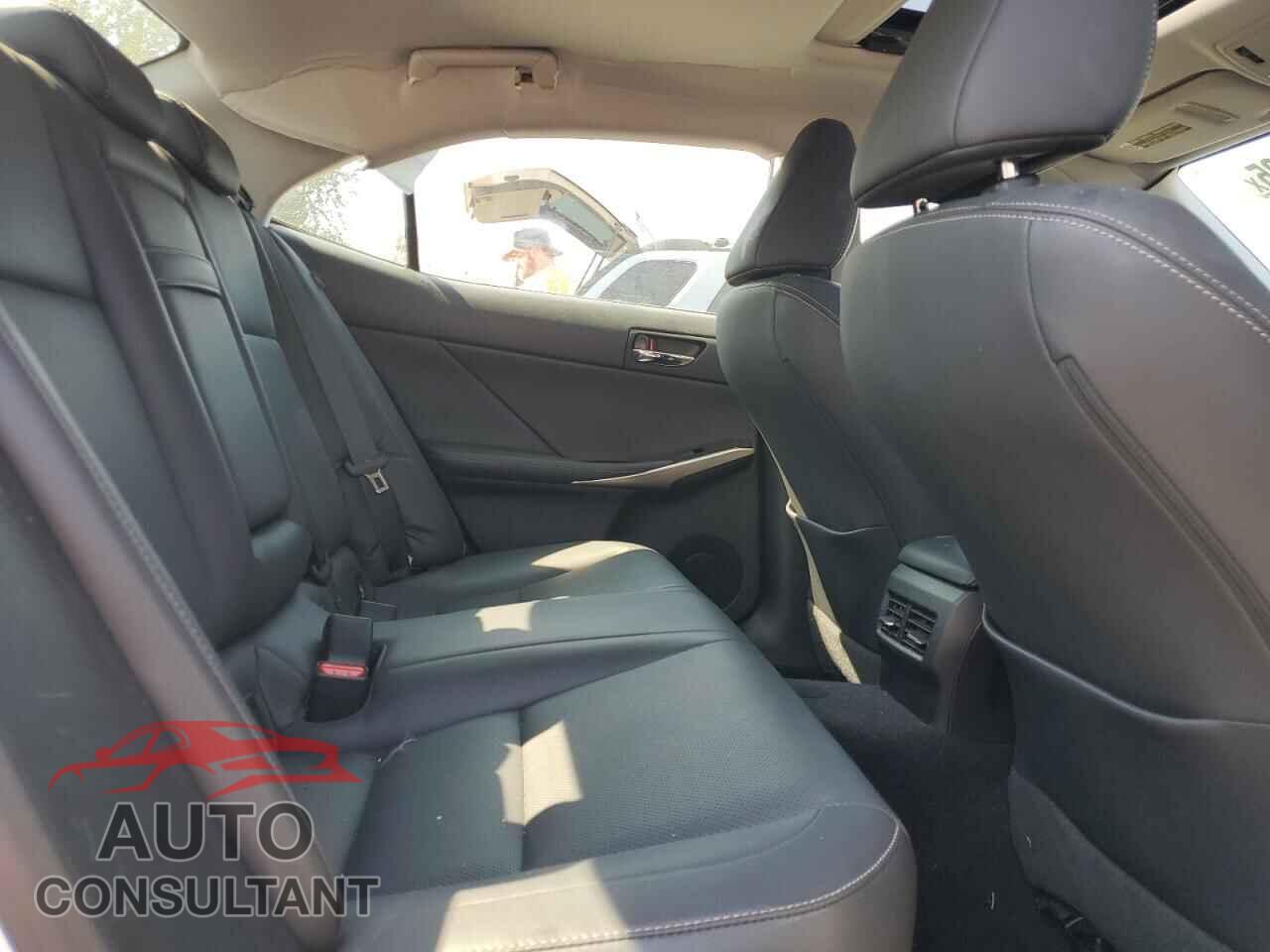 LEXUS IS 2015 - JTHCF1D28F5021721