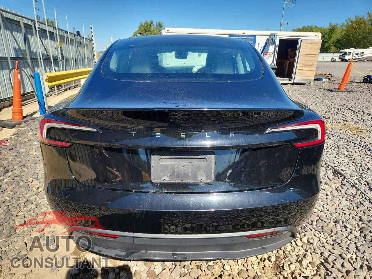 TESLA MODEL 3 2025 - 5YJ3E1EA2SF054524