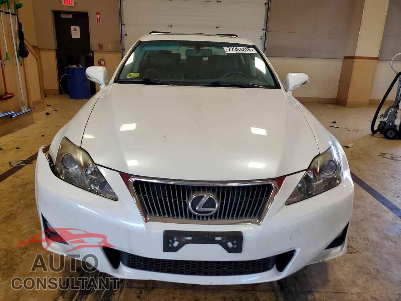 LEXUS IS 2012 - JTHCF5C26C5052759