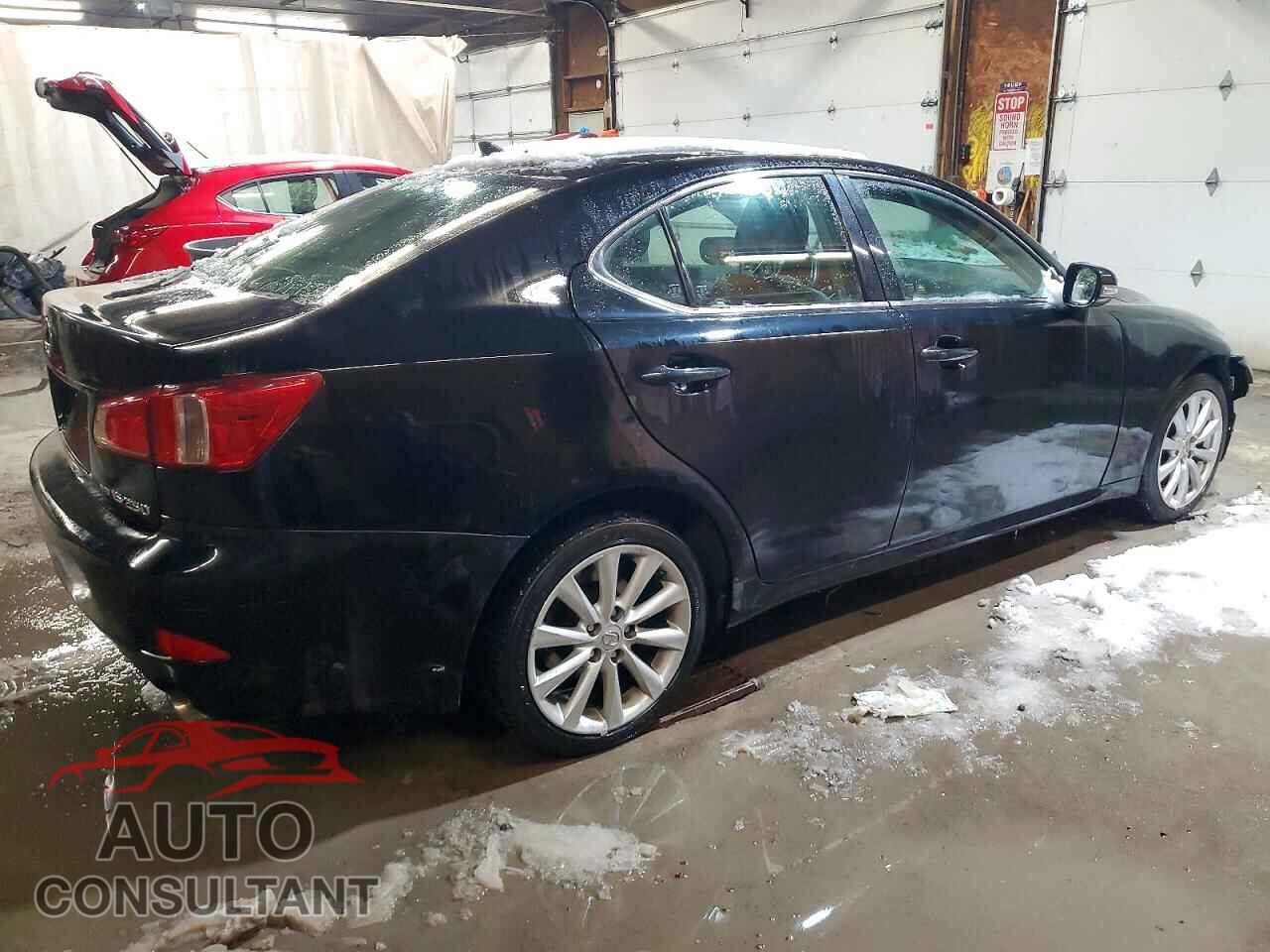 LEXUS IS 2011 - JTHCF5C22B5046309