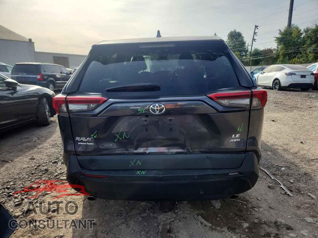 TOYOTA RAV4 2022 - 2T3F1RFV8NC285775