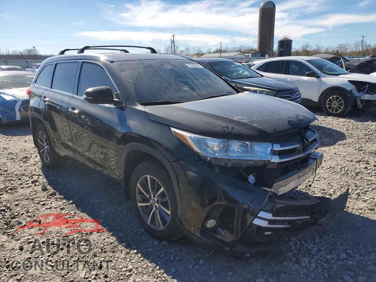 TOYOTA HIGHLANDER 2018 - 5TDJZRFH1JS887733