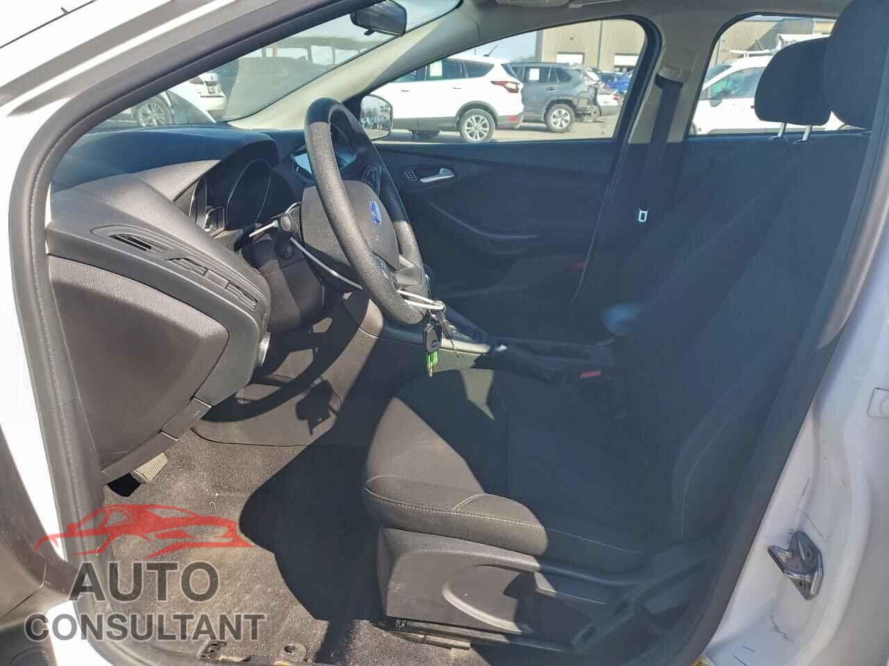 FORD FOCUS 2017 - 1FADP3H28HL248324