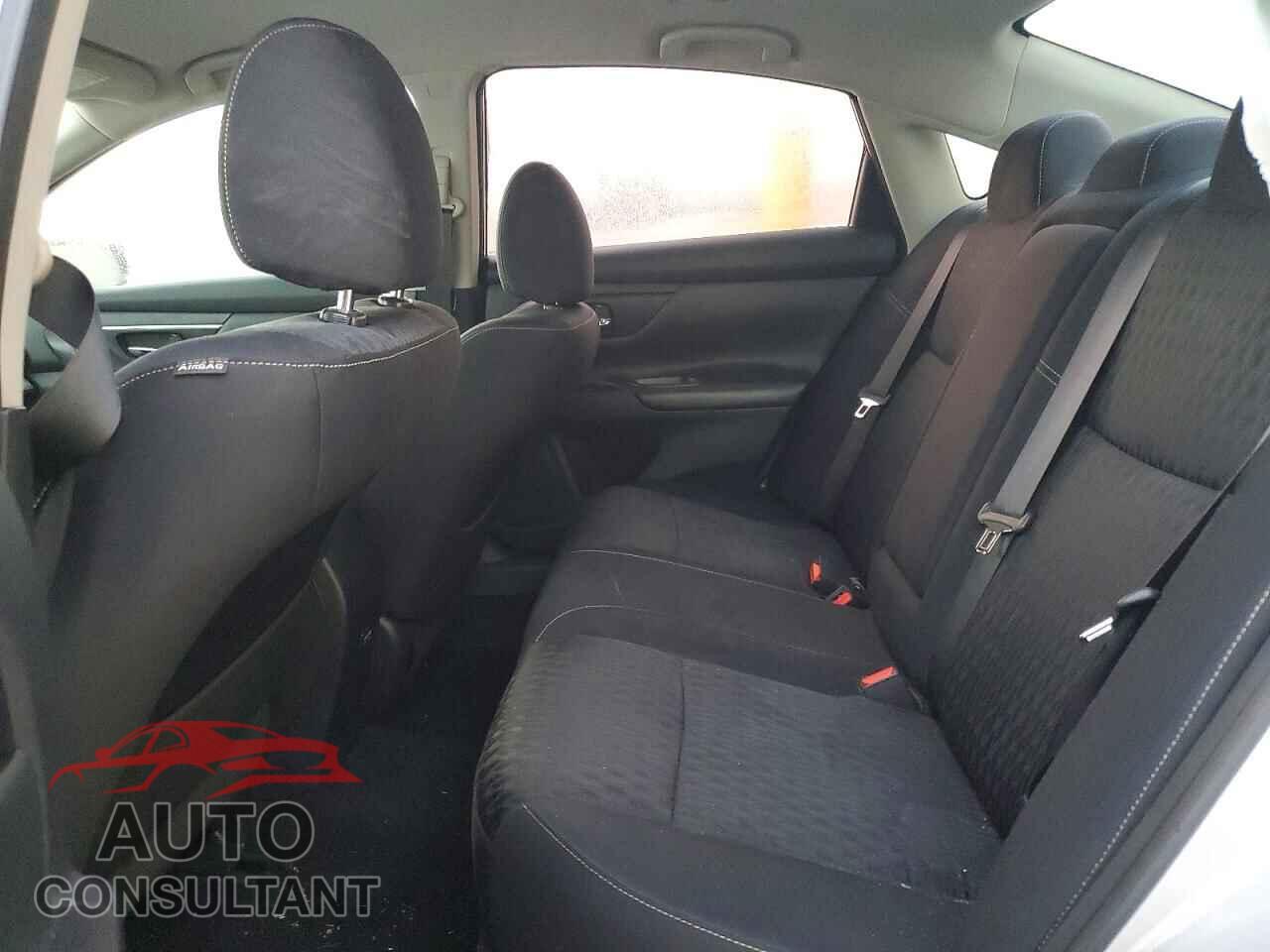 NISSAN ALTIMA 2018 - 1N4AL3AP1JC262396