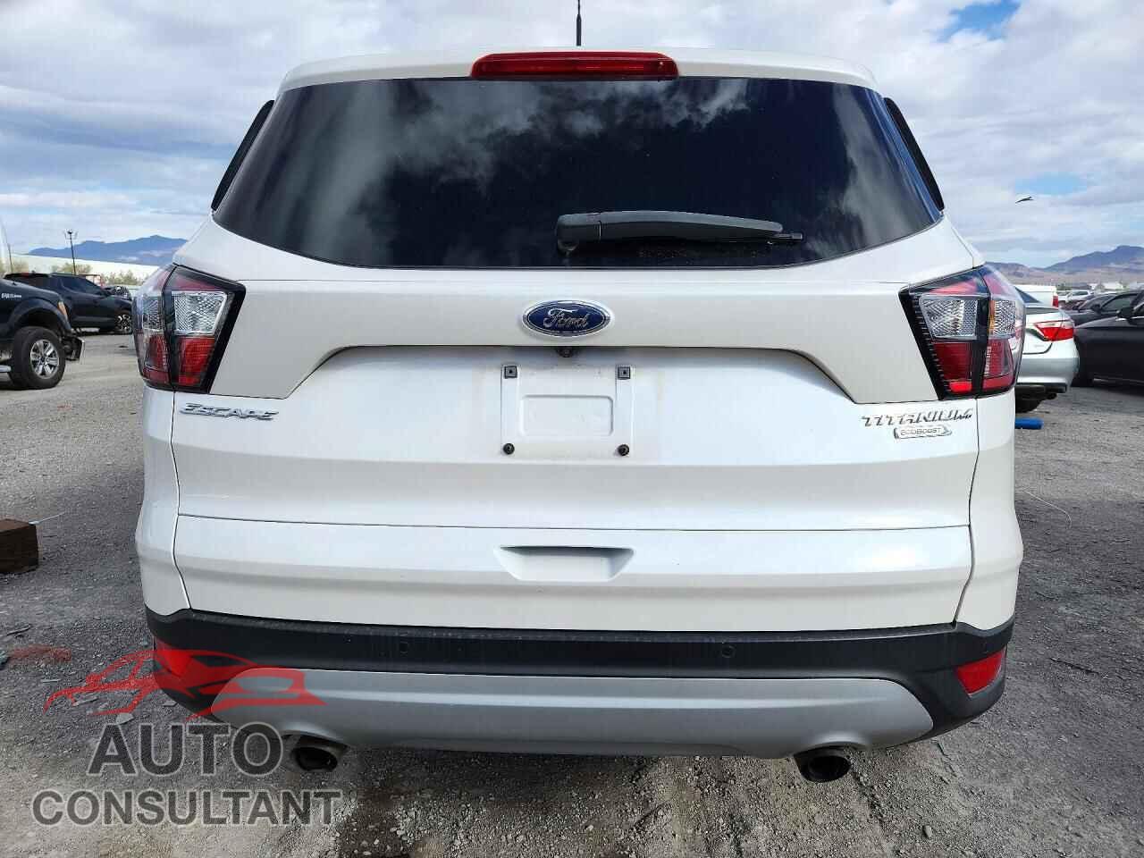 FORD ESCAPE 2017 - 1FMCU0J93HUD54299